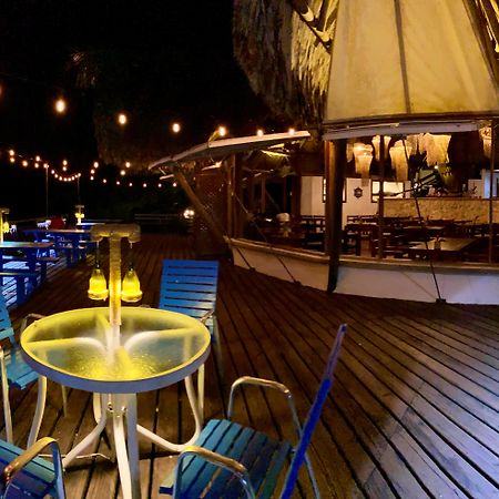 Villa Caribe Livingston Ngoại thất bức ảnh